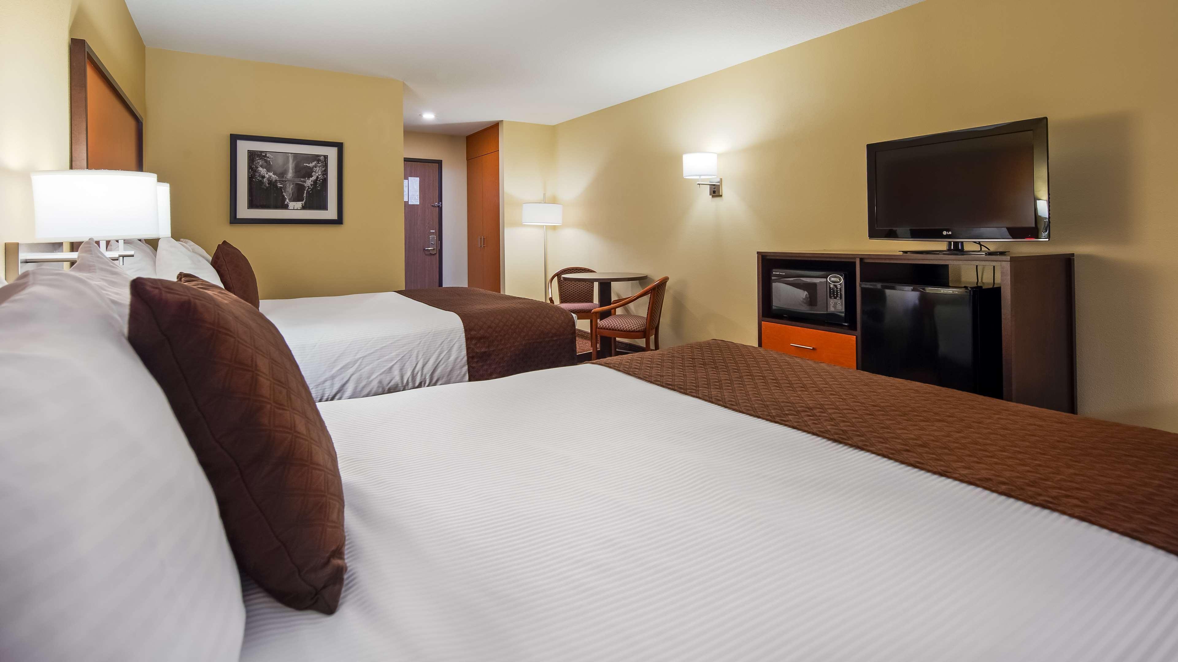 Best Western Cascade Inn & Suites Troutdale Esterno foto