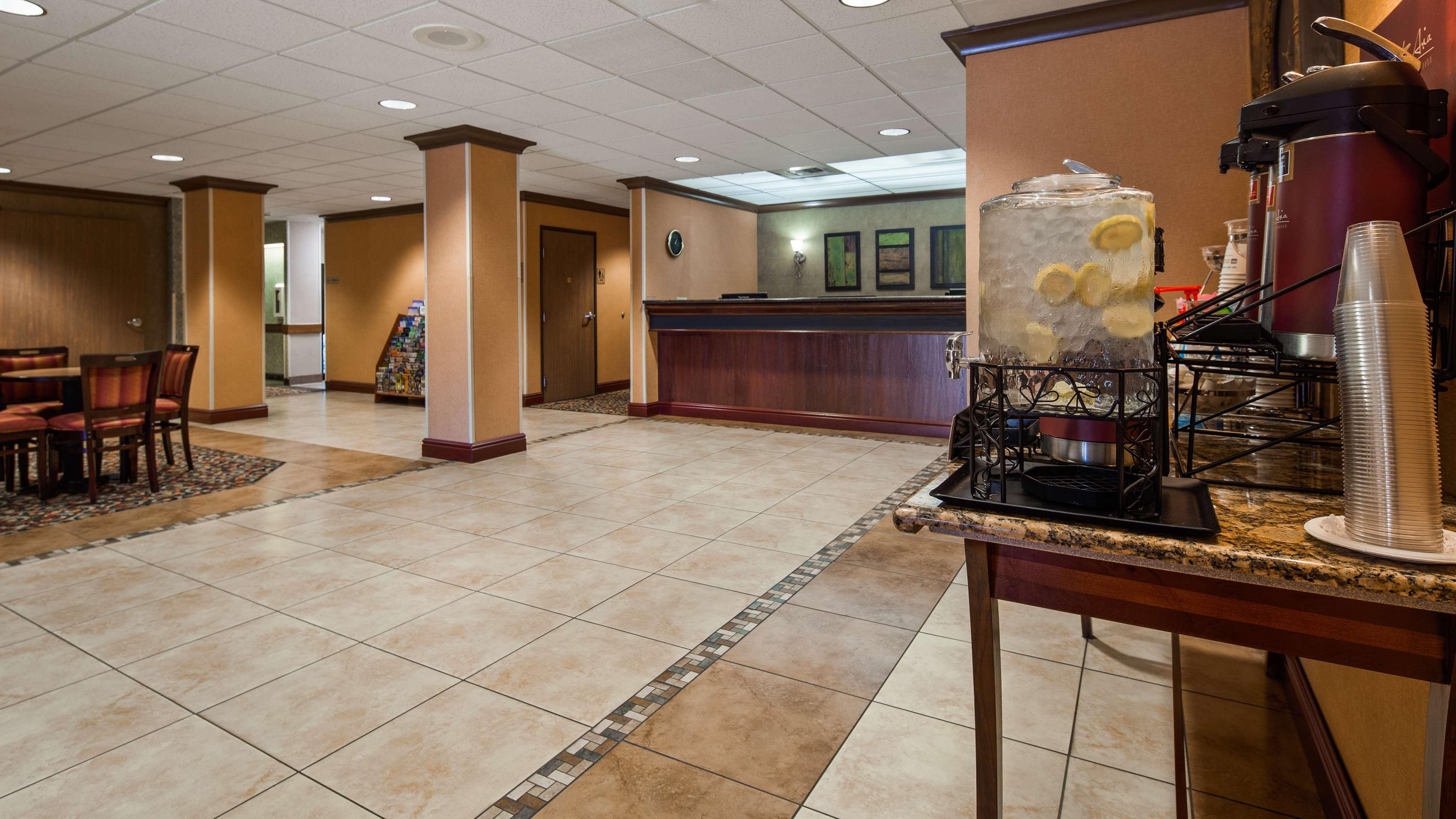 Best Western Cascade Inn & Suites Troutdale Esterno foto