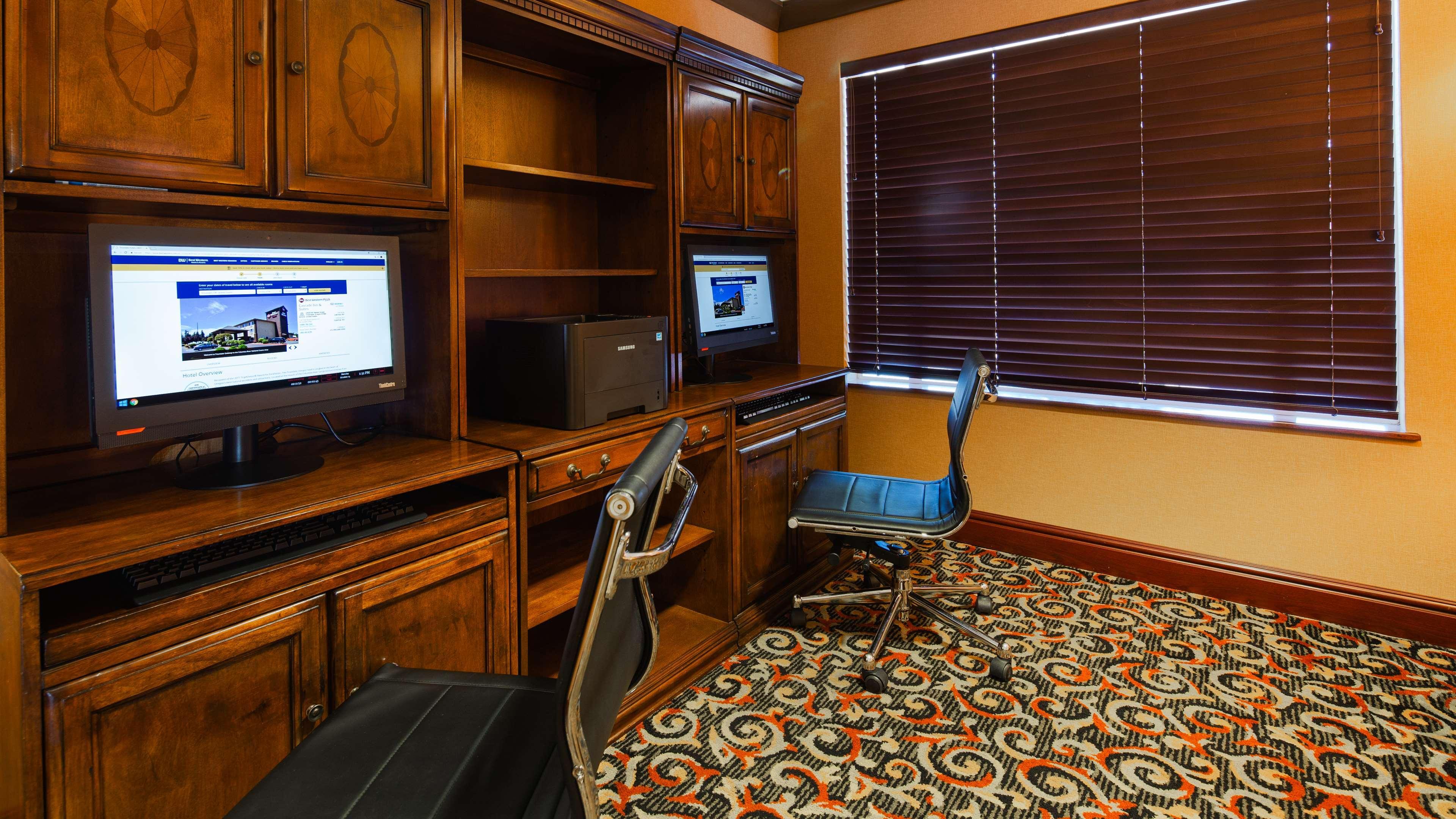 Best Western Cascade Inn & Suites Troutdale Esterno foto