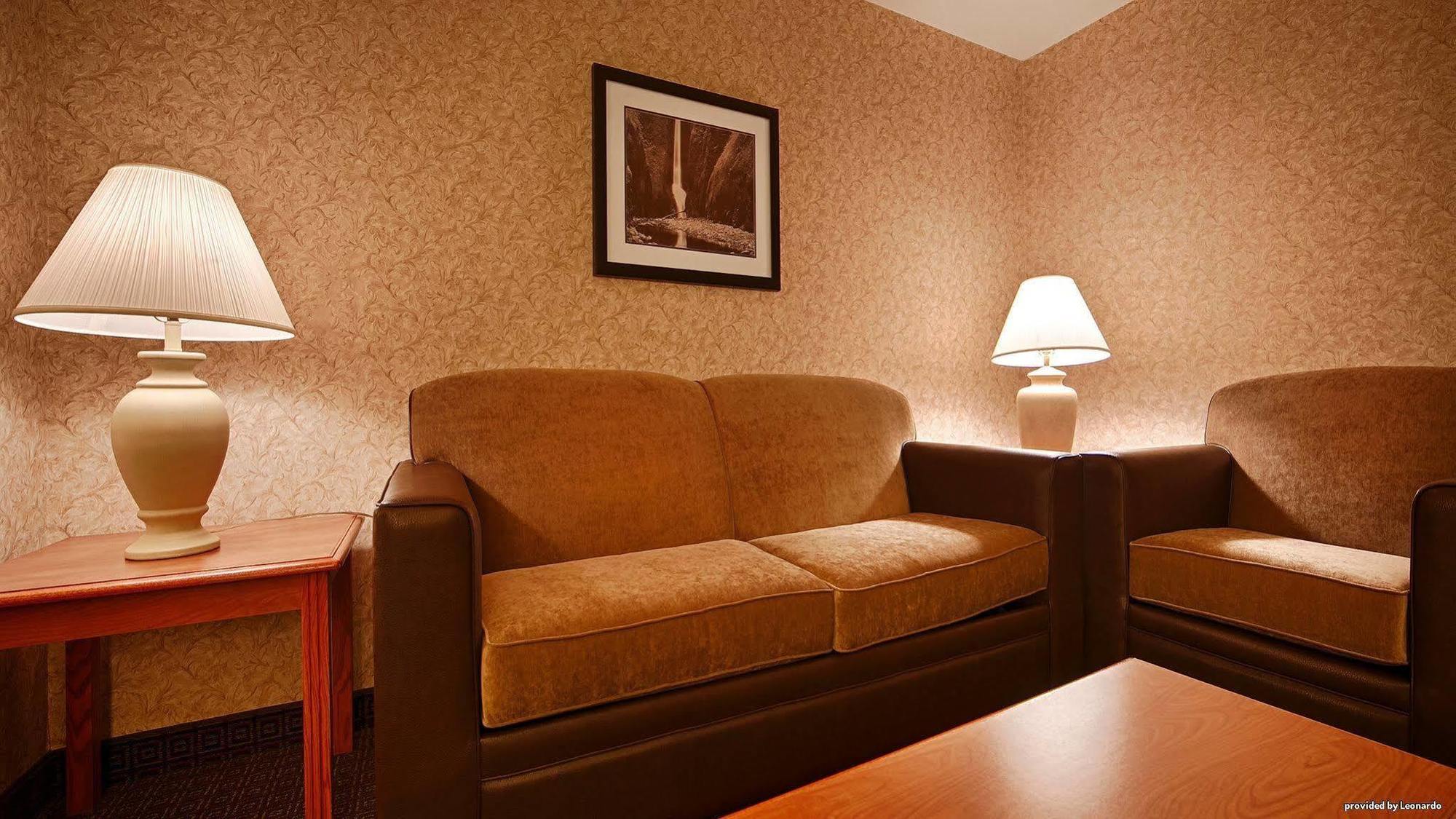 Best Western Cascade Inn & Suites Troutdale Esterno foto