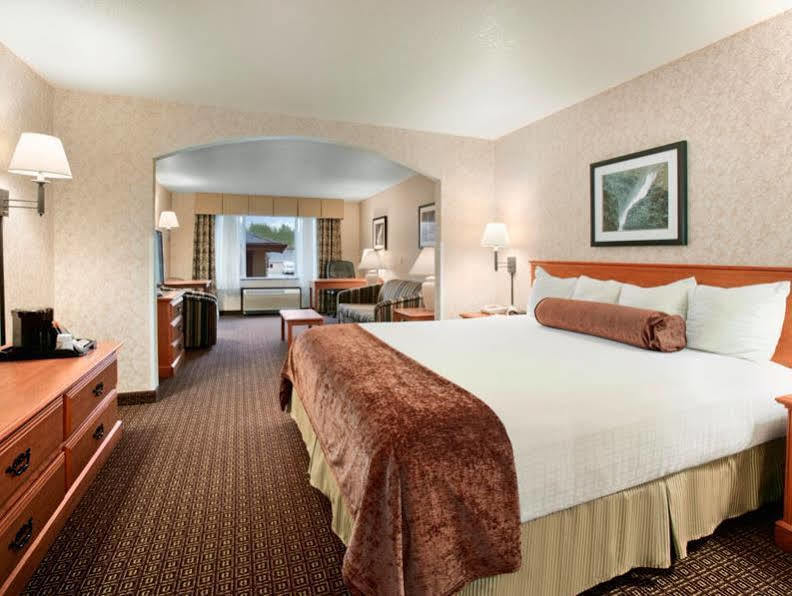 Best Western Cascade Inn & Suites Troutdale Esterno foto