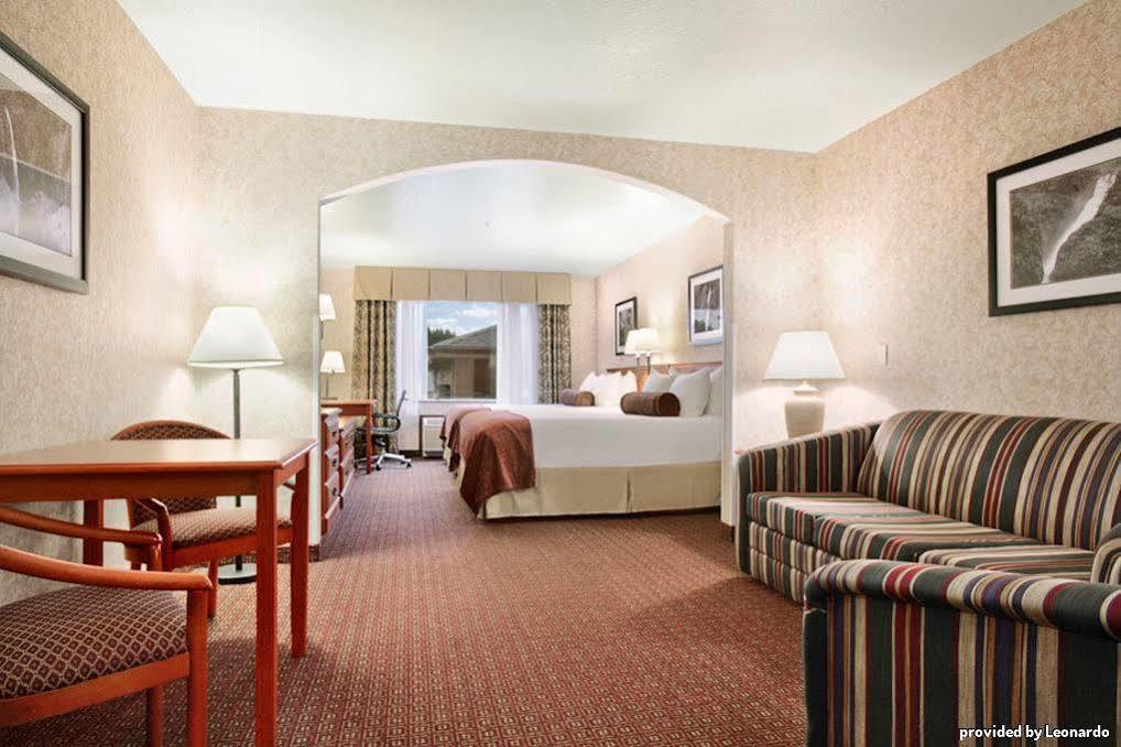 Best Western Cascade Inn & Suites Troutdale Camera foto